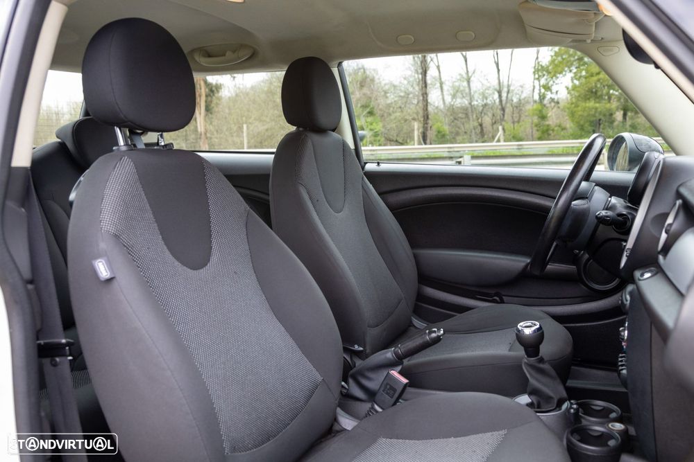 MINI 3 Portas One D - 37