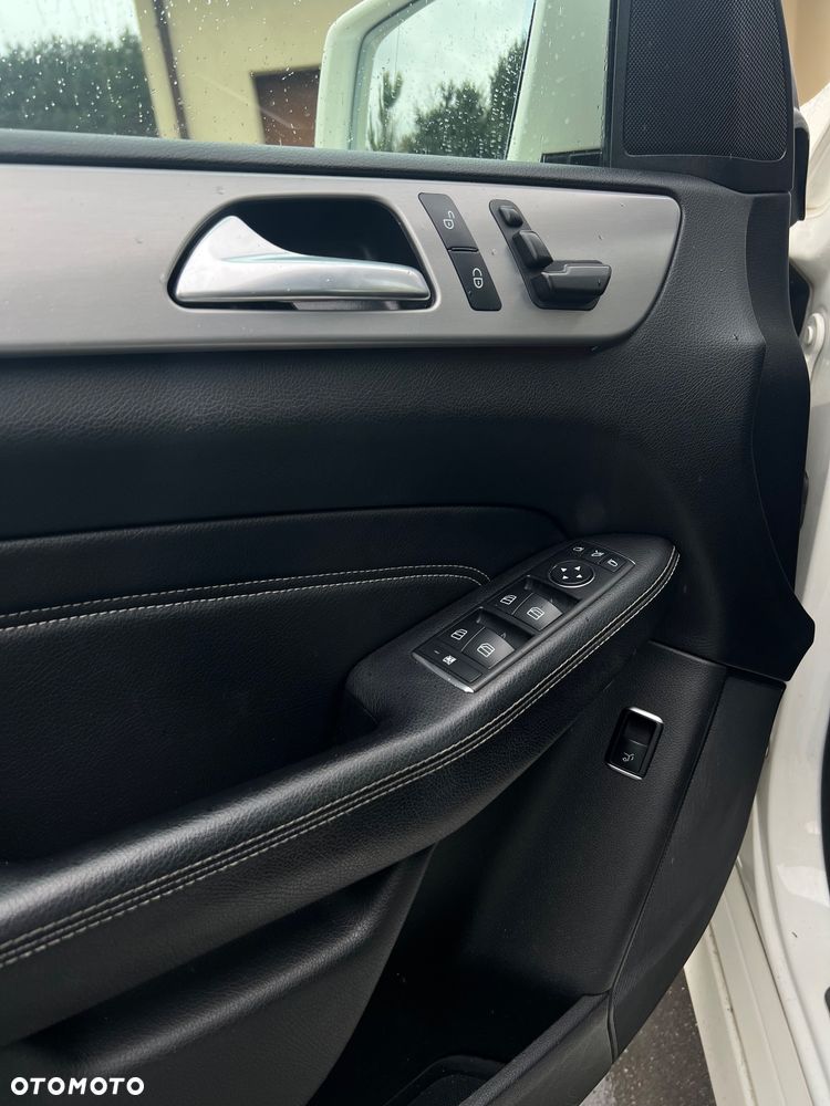 Mercedes-Benz ML - 10