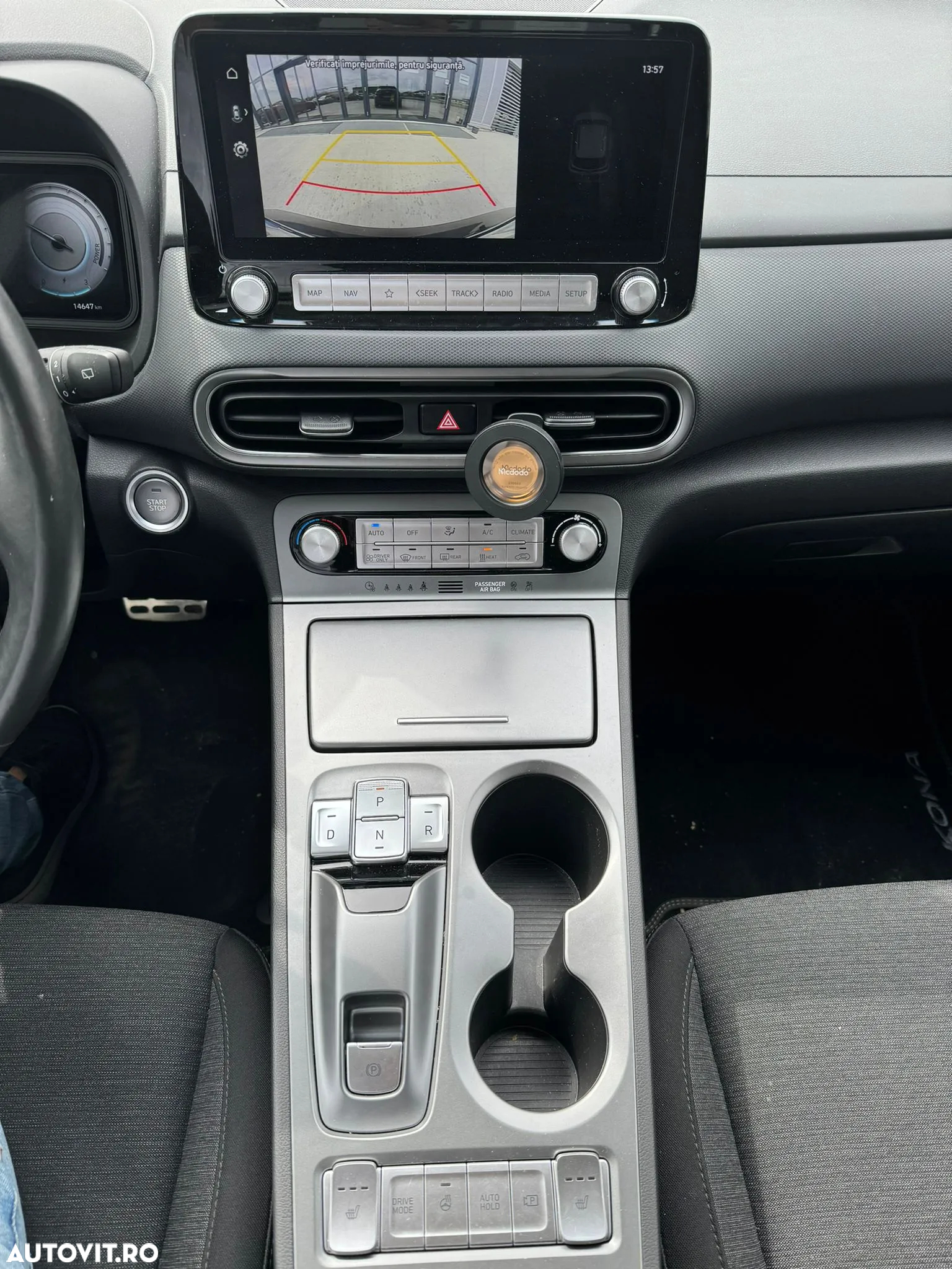 Hyundai KONA - 15