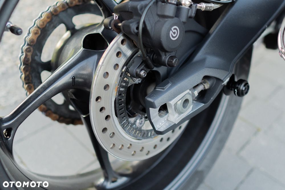 Triumph Street Triple - 23