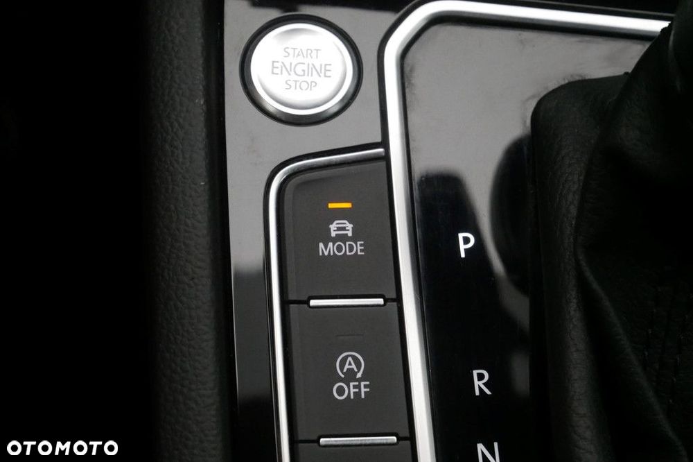 Volkswagen Passat 1.5 TSI EVO Elegance DSG - 23