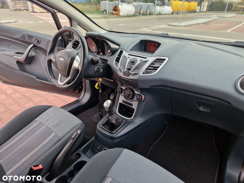 Ford Fiesta - 18