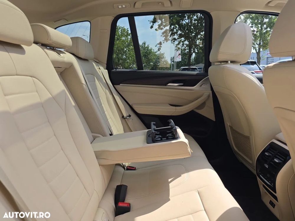 BMW X3 xDrive30i AT Luxury Line - 23