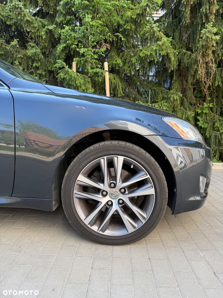 Lexus IS 220 D Prestige - 24