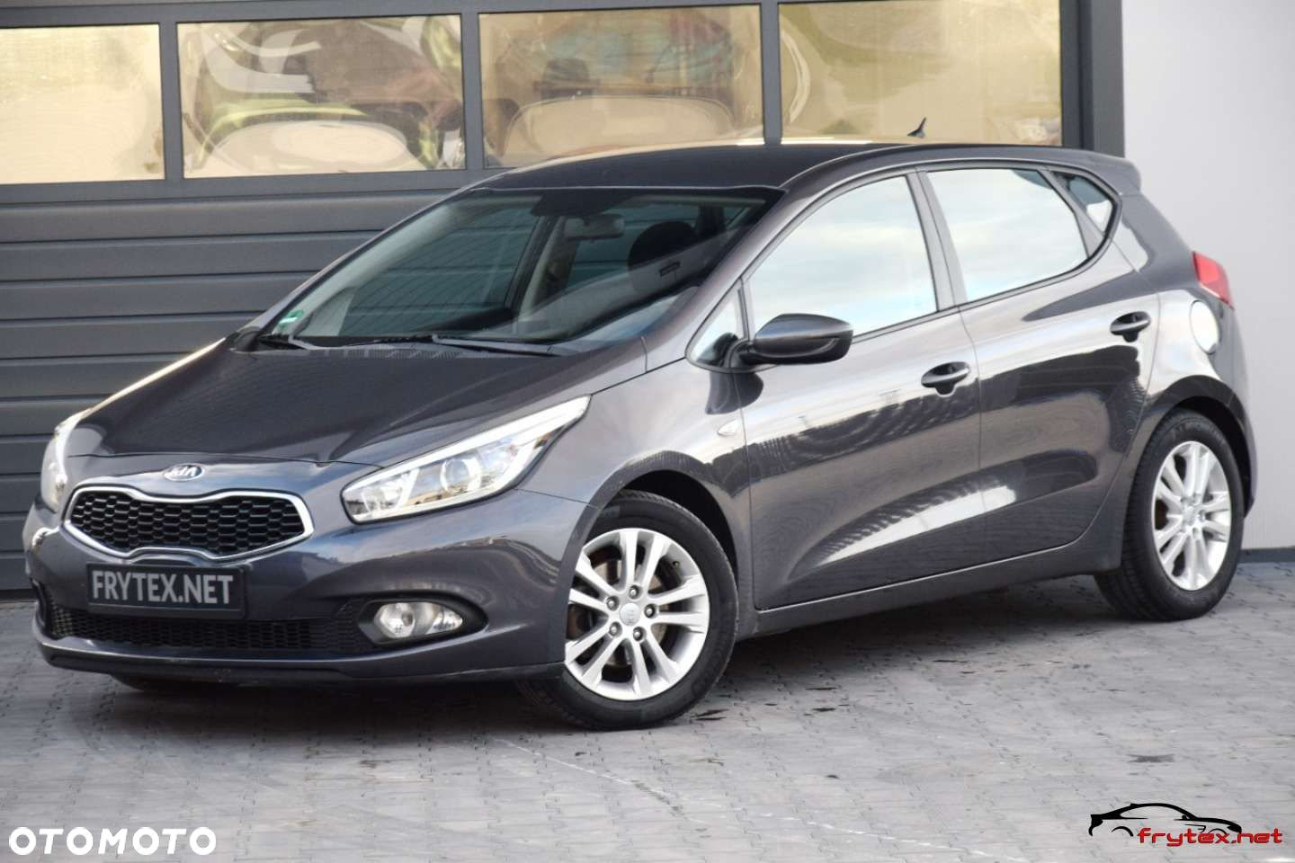 Kia Ceed - 32