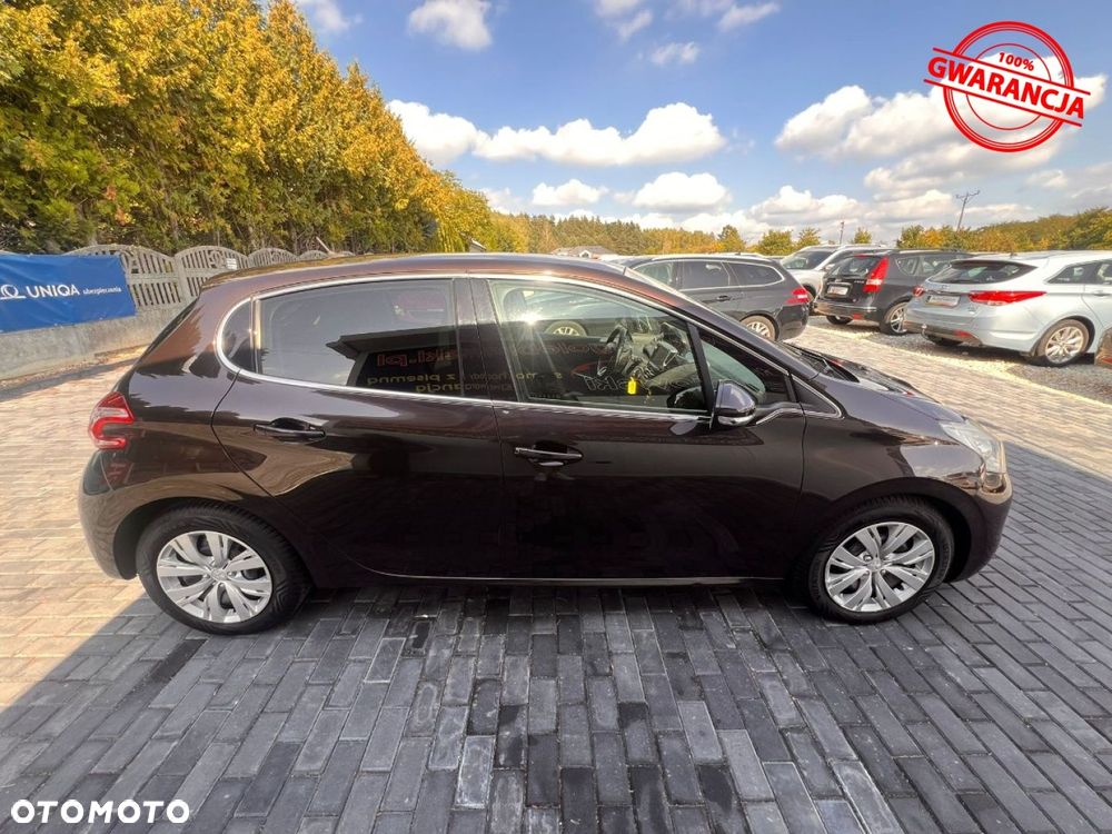 Peugeot 208 - 13