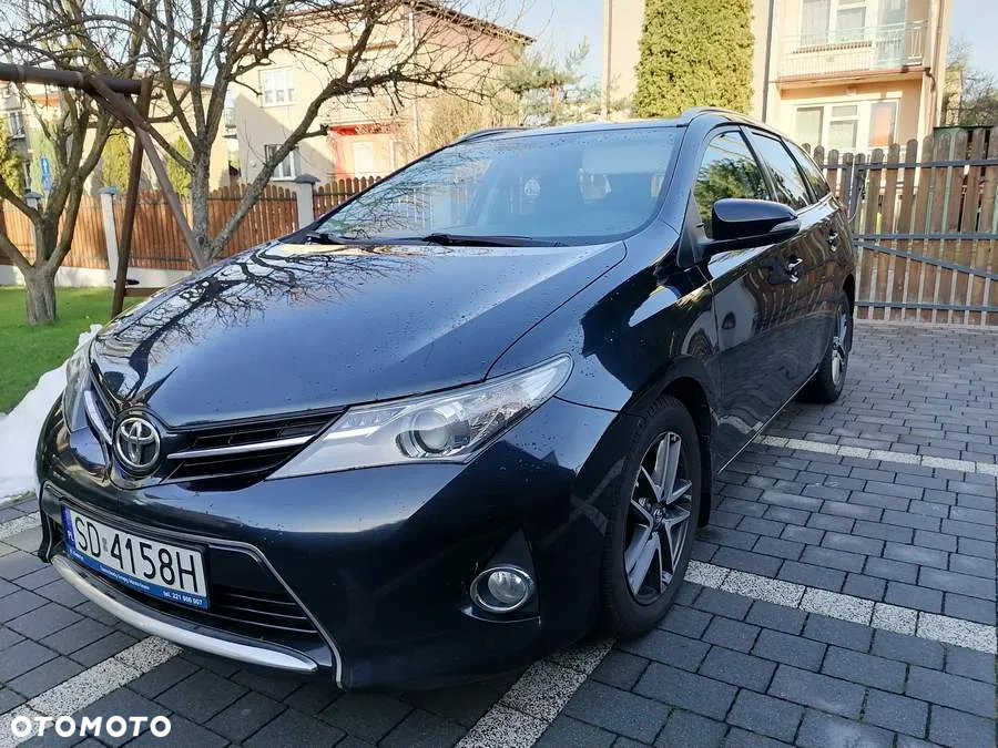 Toyota Auris 1.4 D-4D Premium + EU5 - 17