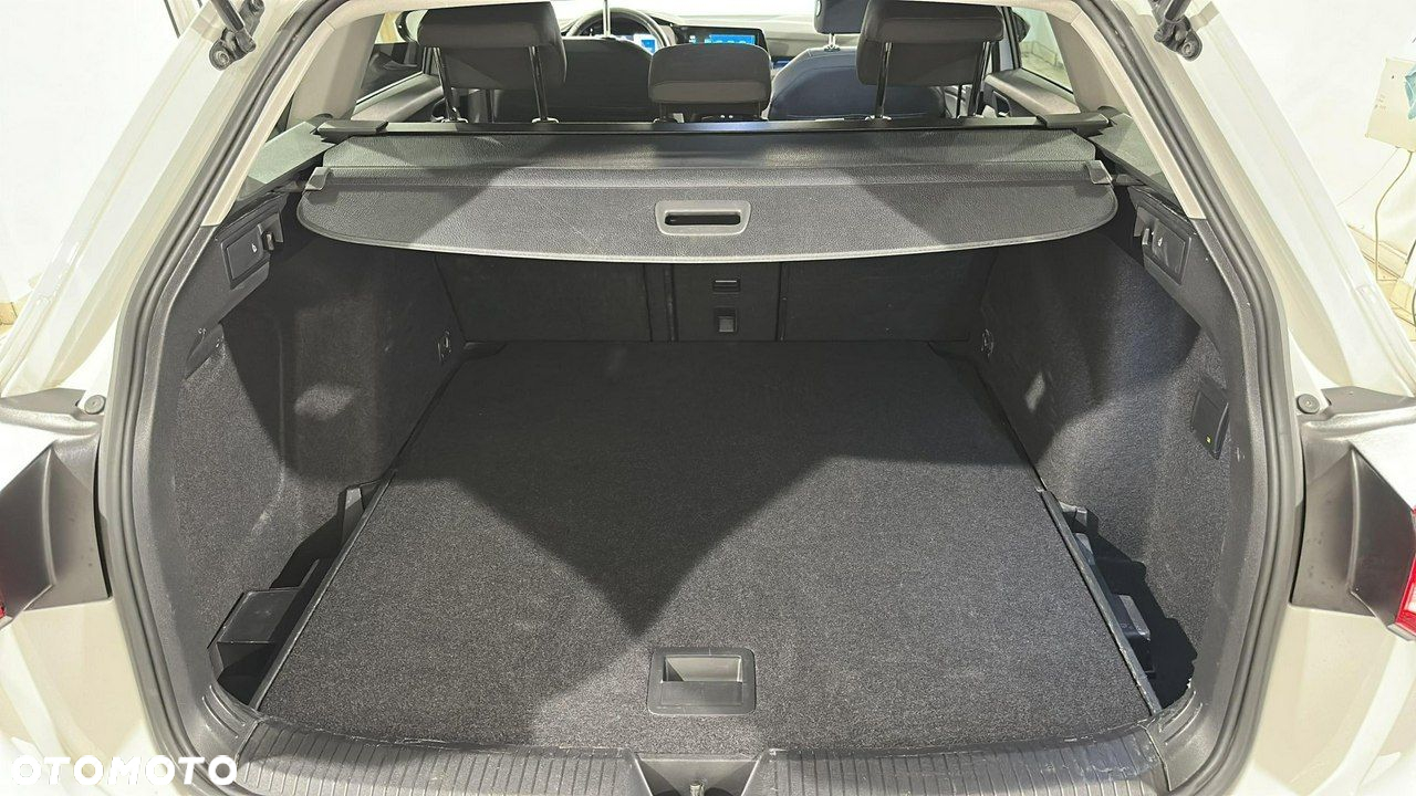 Volkswagen Golf - 25