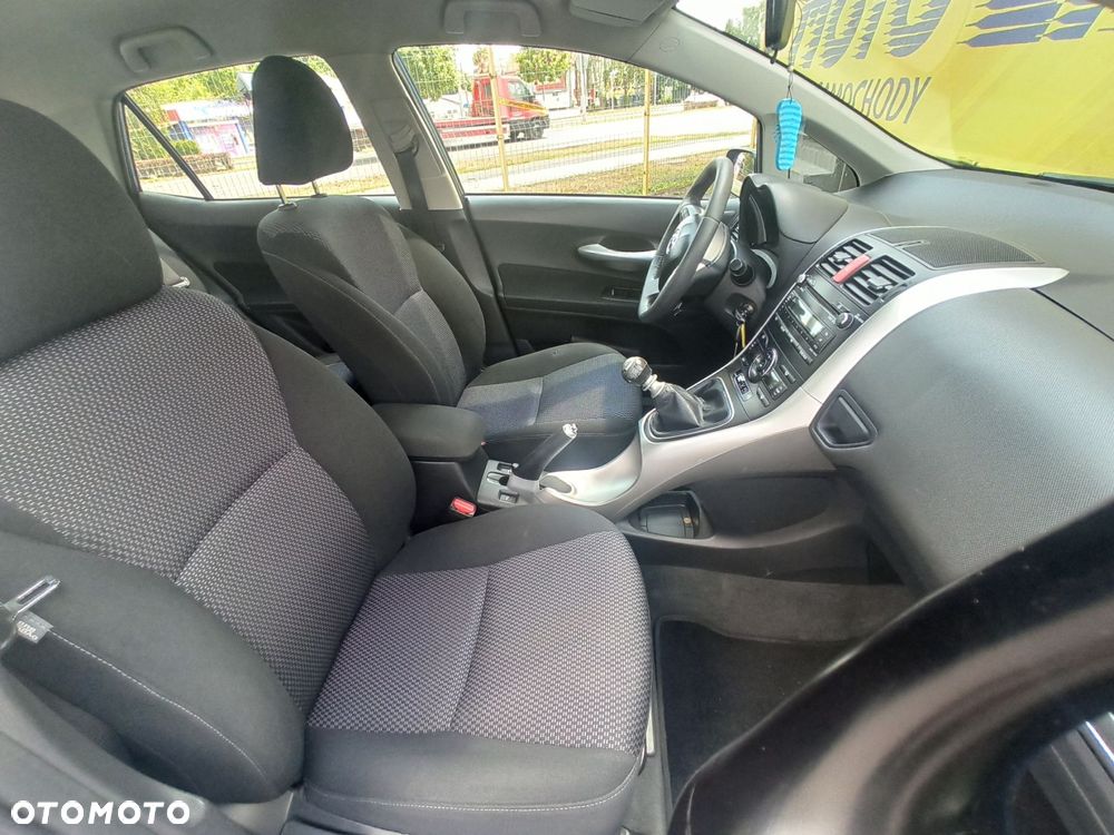 Toyota Auris - 15