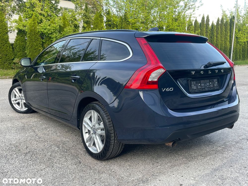Volvo V60 T3 Kinetic - 4