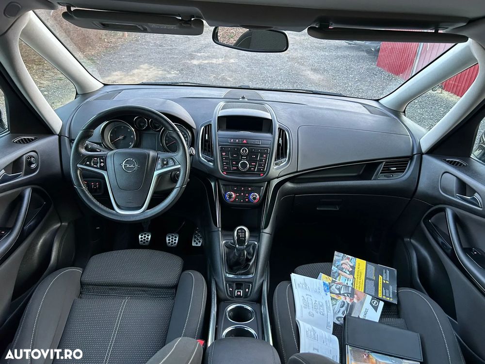 Opel Zafira - 12