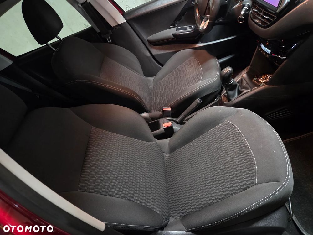 Peugeot 208 1.2 PureTech Active - 16