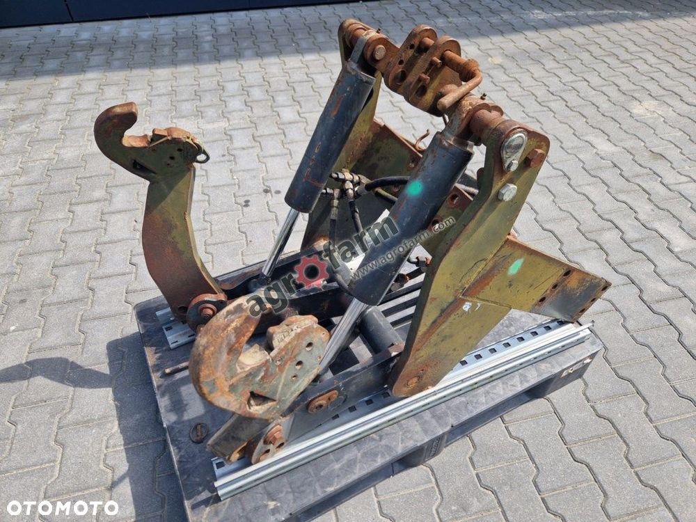 TUZ, przedni podnośnik, New Holland TS 100 90 110 - 2