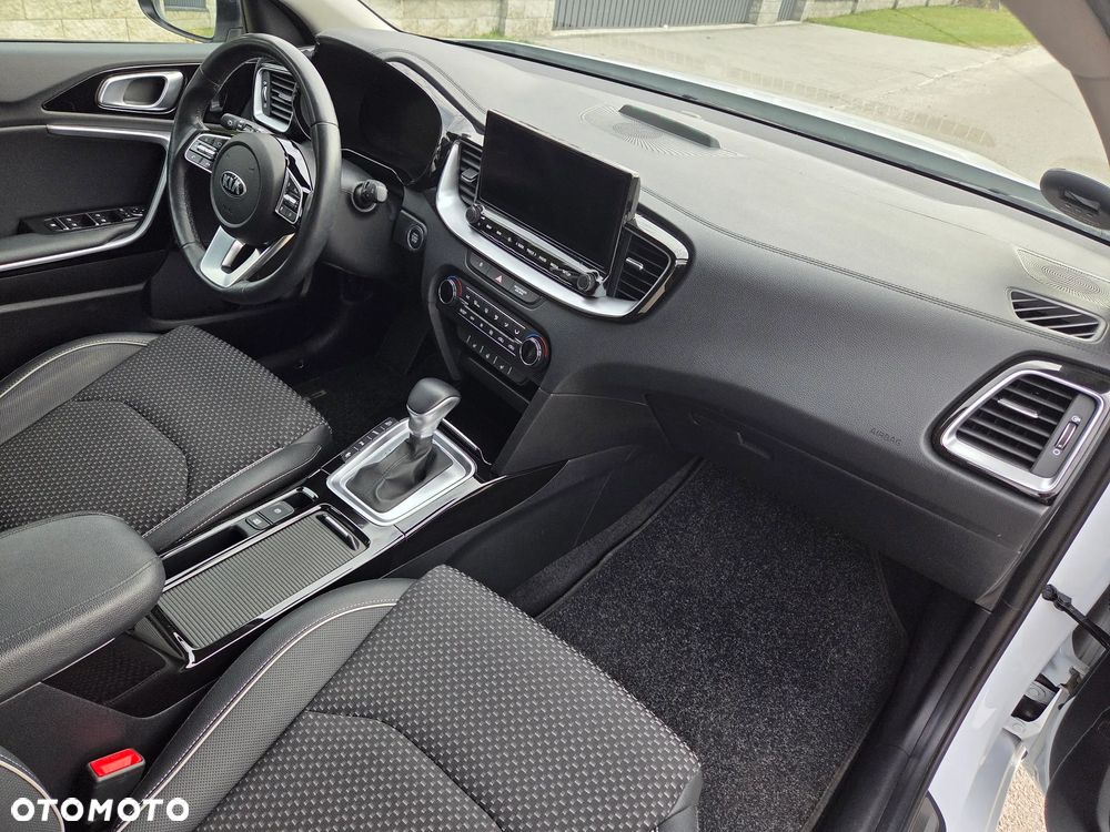 Kia Ceed 1.6 GDI PHEV L DCT - 10