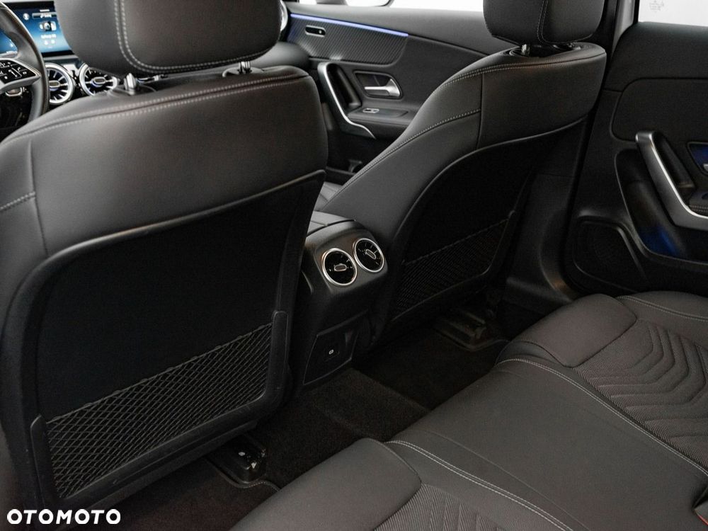 Mercedes-Benz Klasa A 200 d 4-Matic Progressive 8G-DCT - 24