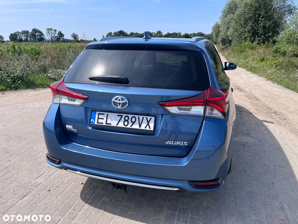 Toyota Auris 1.6 Premium + - 11