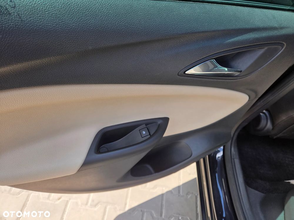 Opel Astra 1.4 T Elite S&S - 11