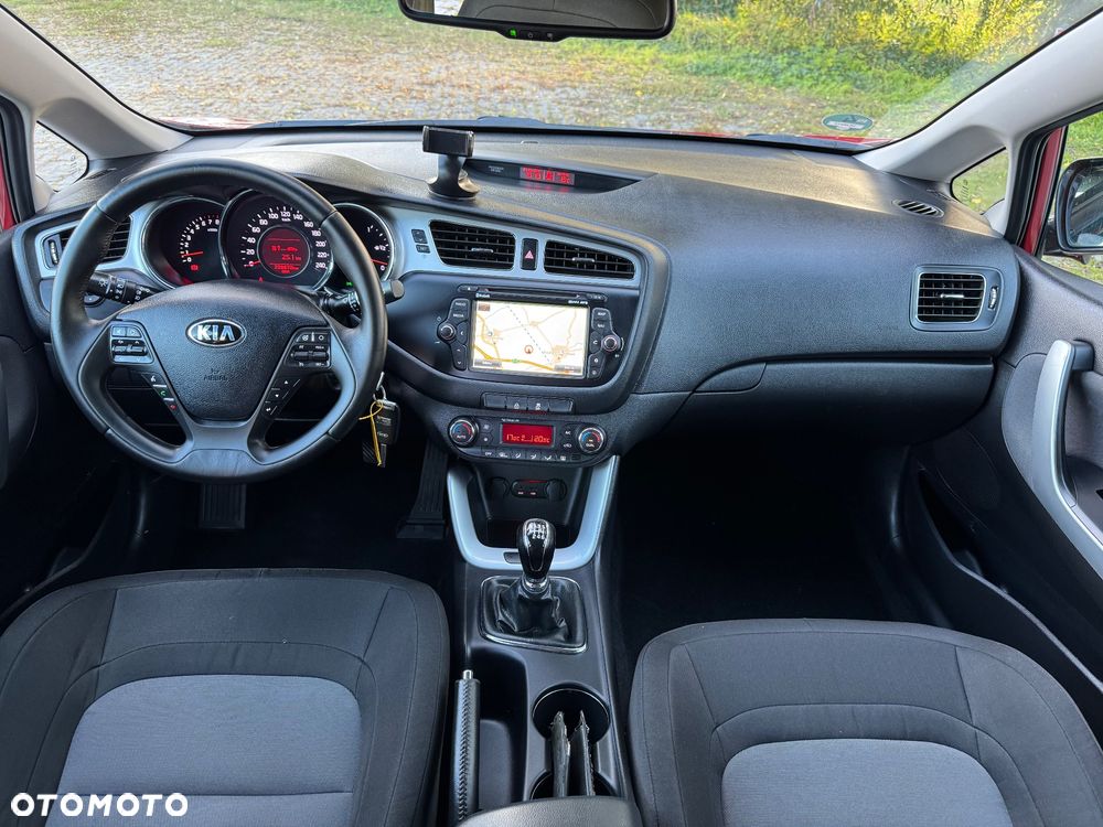 Kia Ceed - 27