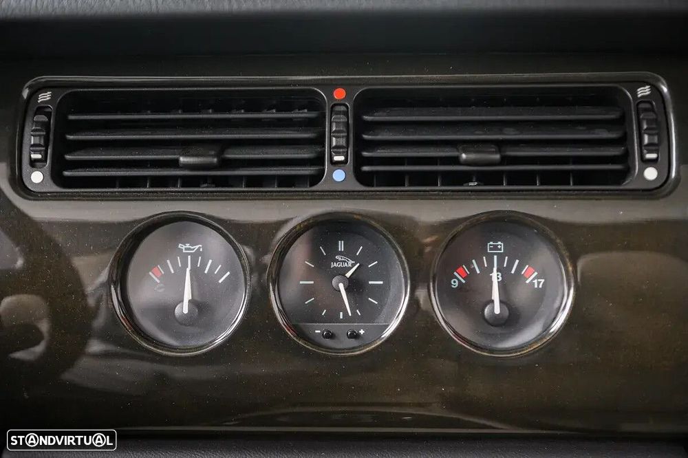 Jaguar XK - 32
