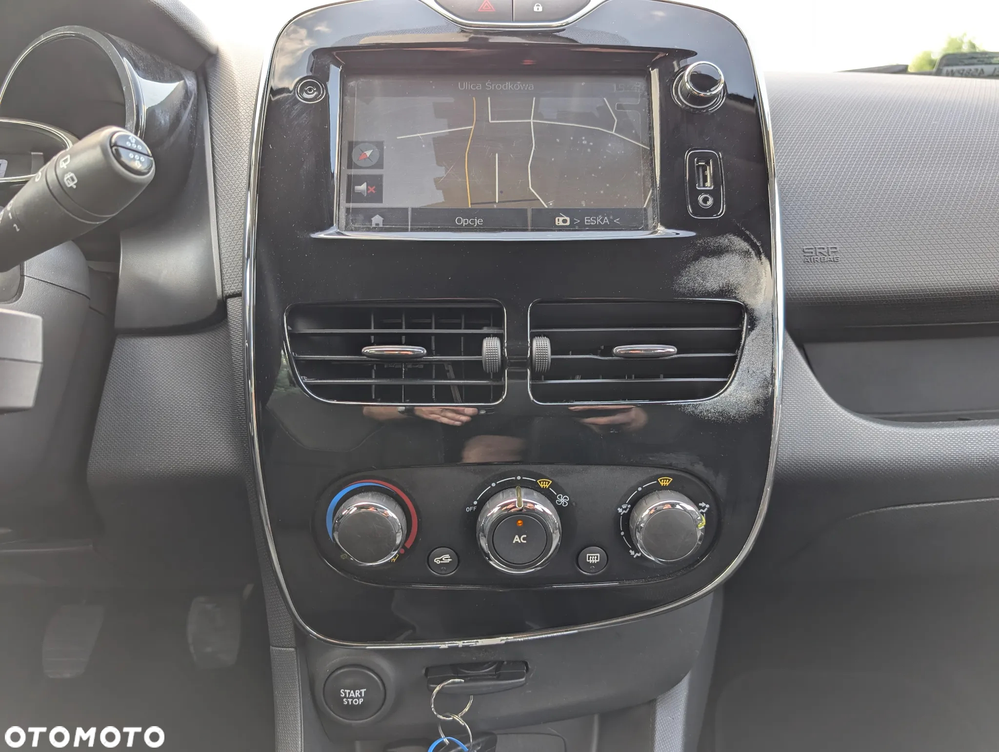 Renault Clio 1.2 16V Zen - 26