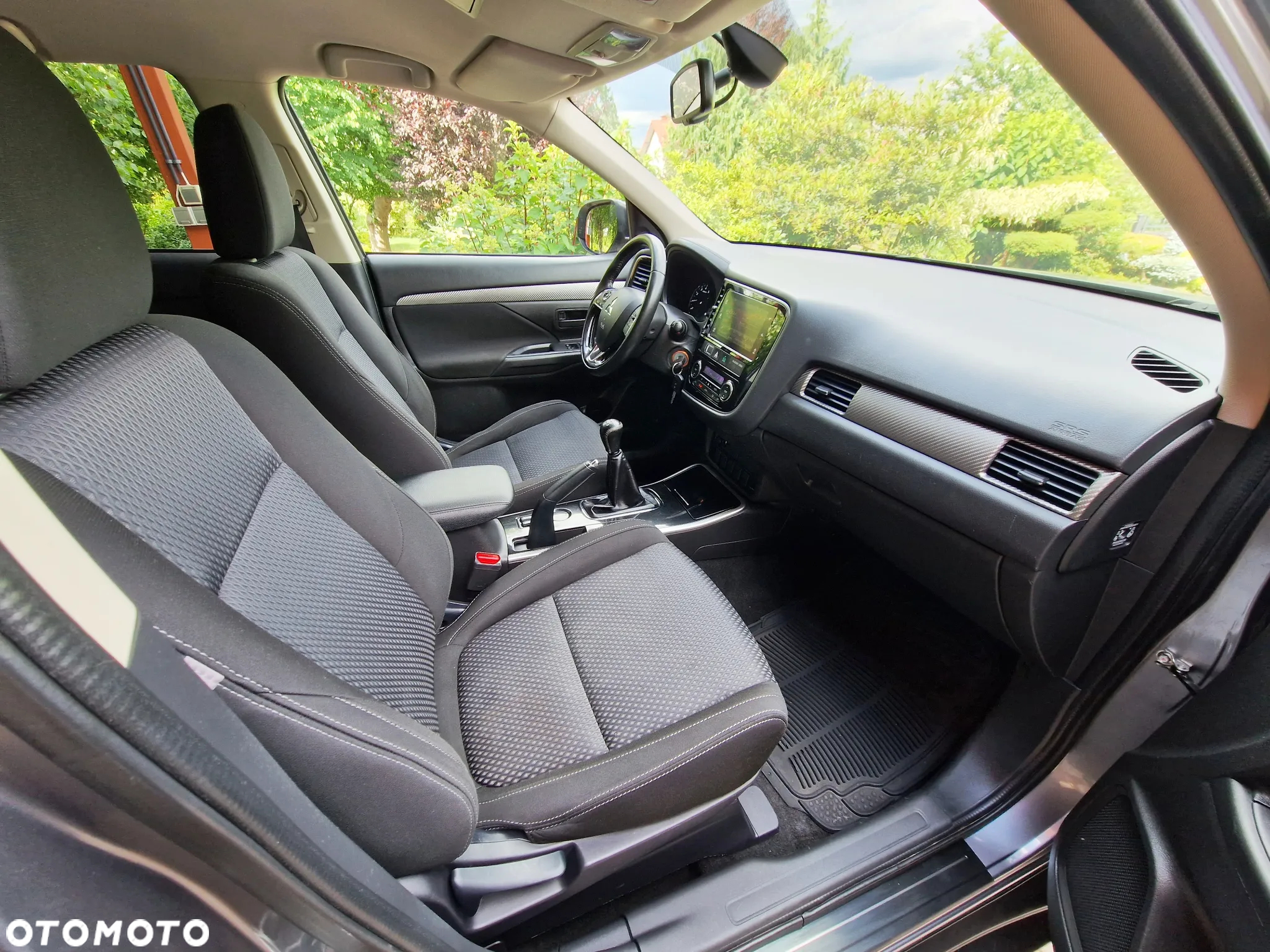 Mitsubishi Outlander - 17