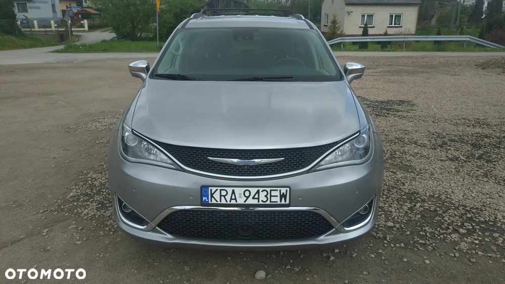 Chrysler Pacifica - 2
