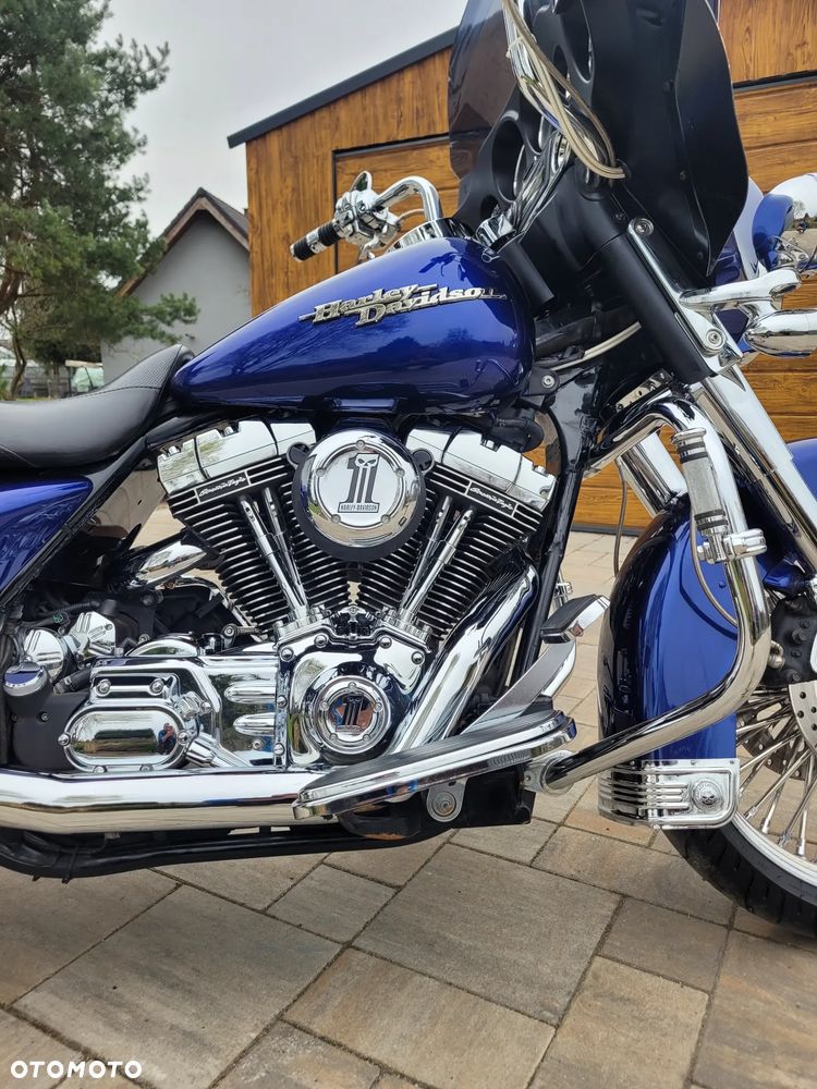 Harley-Davidson Touring Street Glide - 21