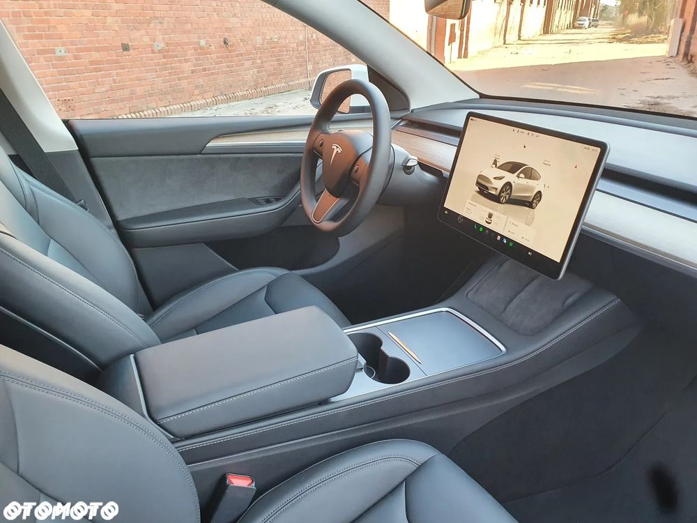 Tesla Model Y Long Range RWD - 9