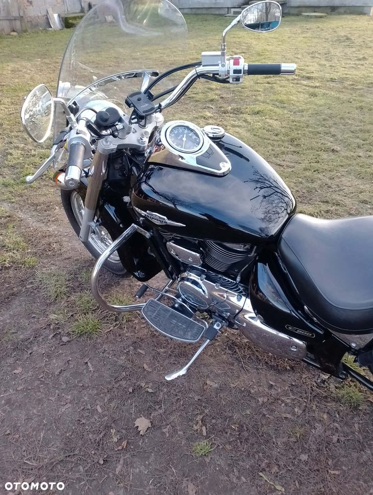 Suzuki Intruder - 9