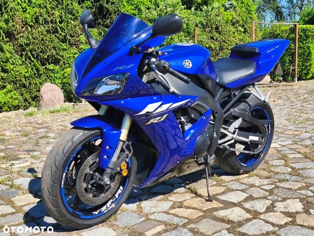 Yamaha R1 - 2