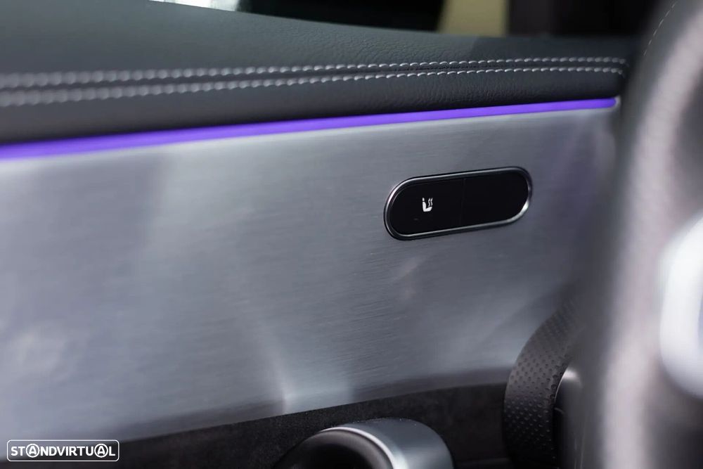 Mercedes-Benz CLA 250 e Shooting Brake AMG Line - 35