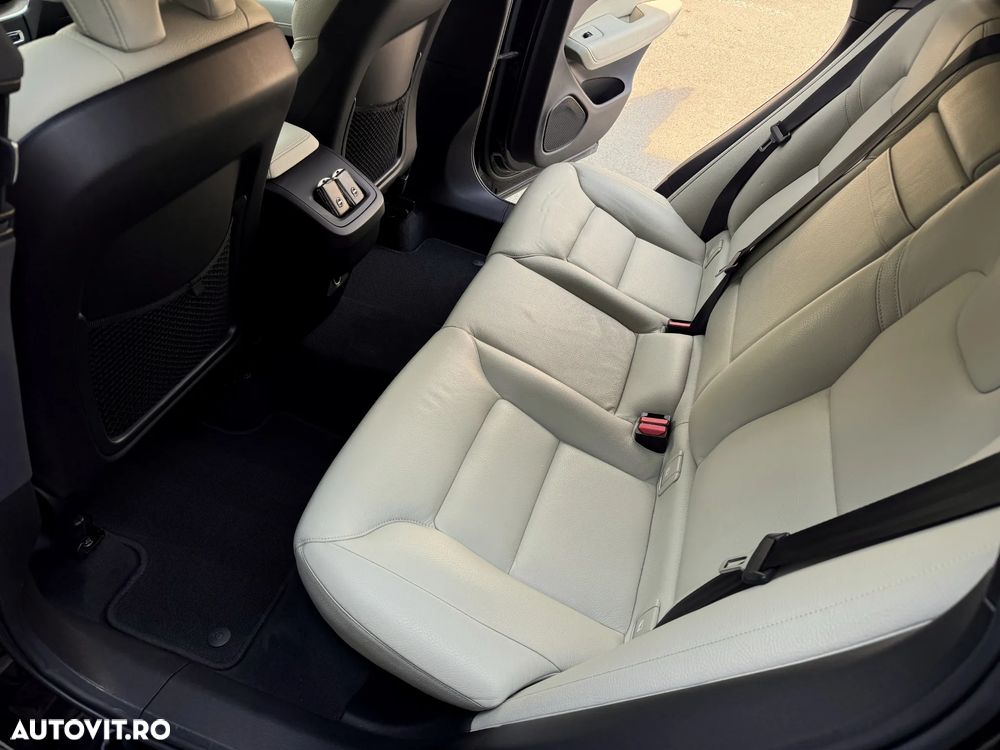 Volvo XC 60 B4 D AWD Geartronic Inscription - 11