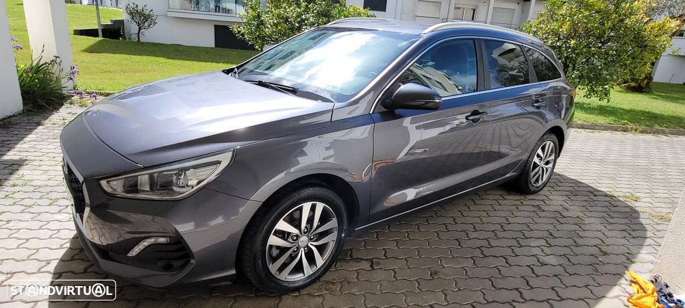 Hyundai i30 SW 1.6 CRDi Style Plus TA 7DCT - 4