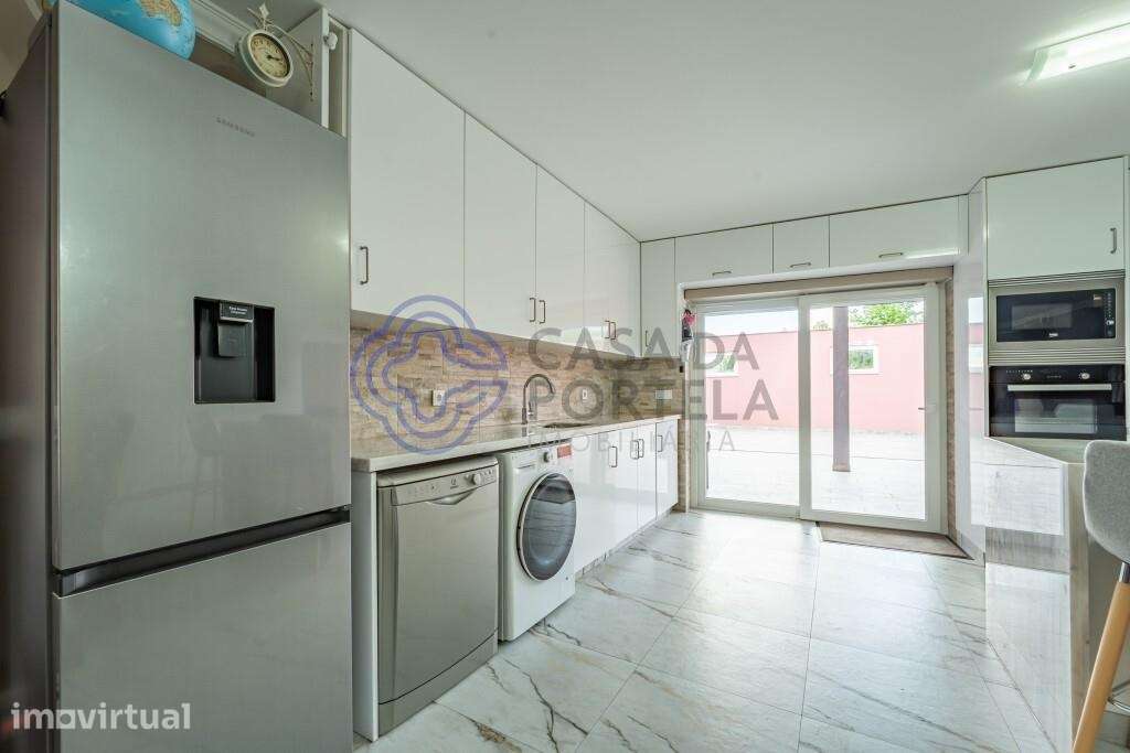 ESPETACULAR MORADIA COM 3 SUITES - Grande imagem: 5/35