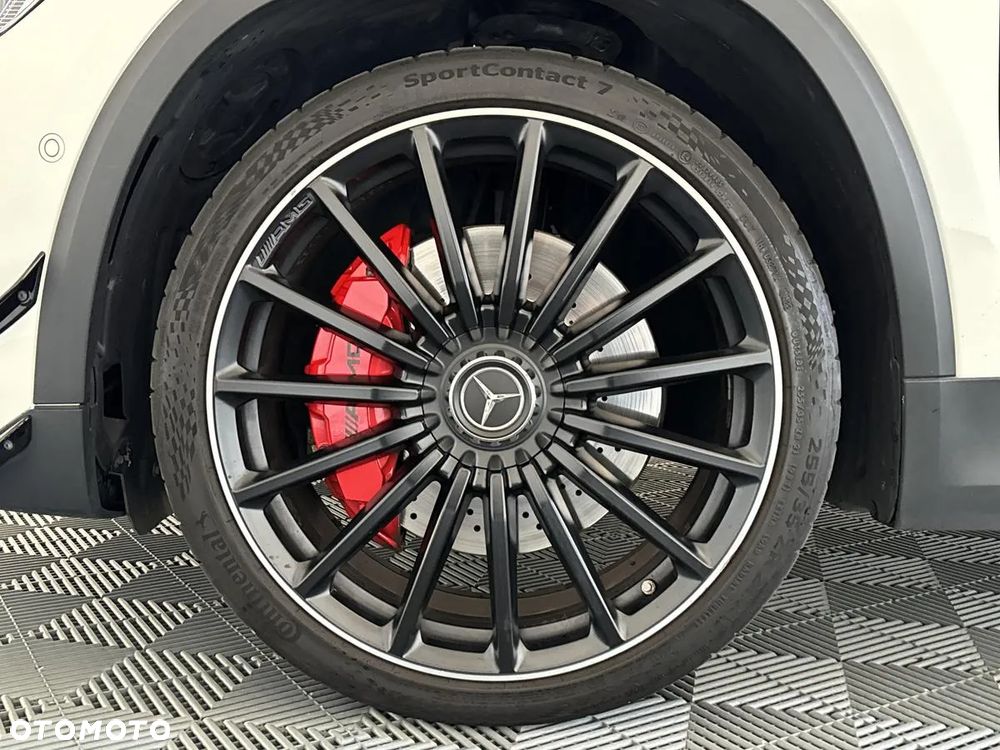 Mercedes-Benz GLA - 9