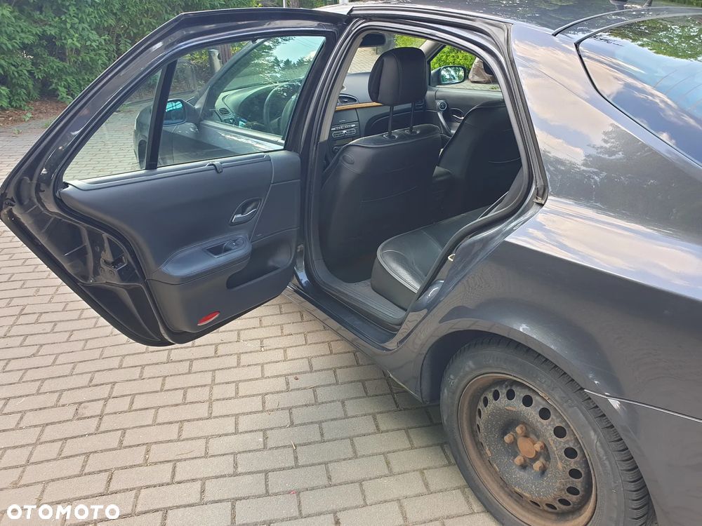 Renault Laguna 2.0 dCi Initiale - 11