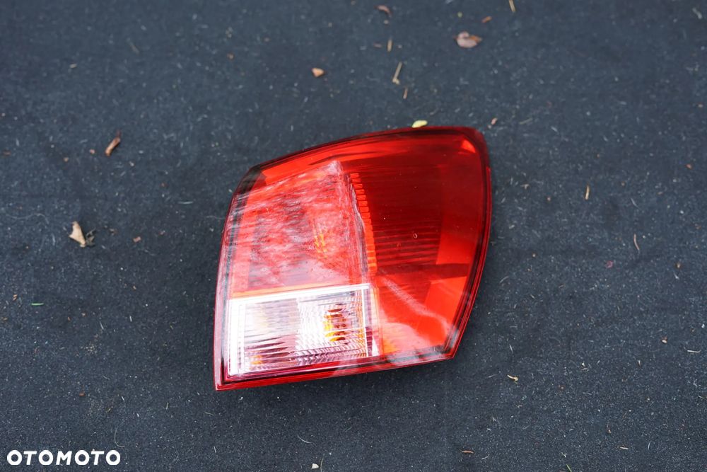 Lampa tył tylna prawa Nissan Qashqai I J10 - 1