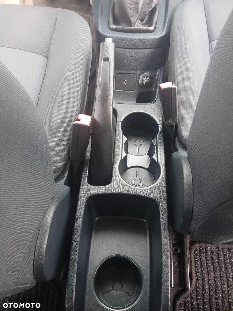 Ford Fiesta - 10