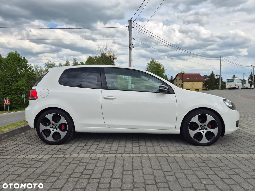 Volkswagen Golf - 1