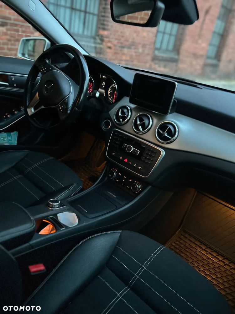 Mercedes-Benz GLA 220 CDI - 21