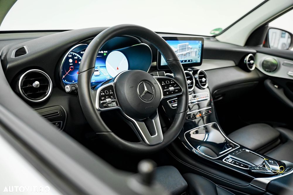 Mercedes-Benz GLC - 12