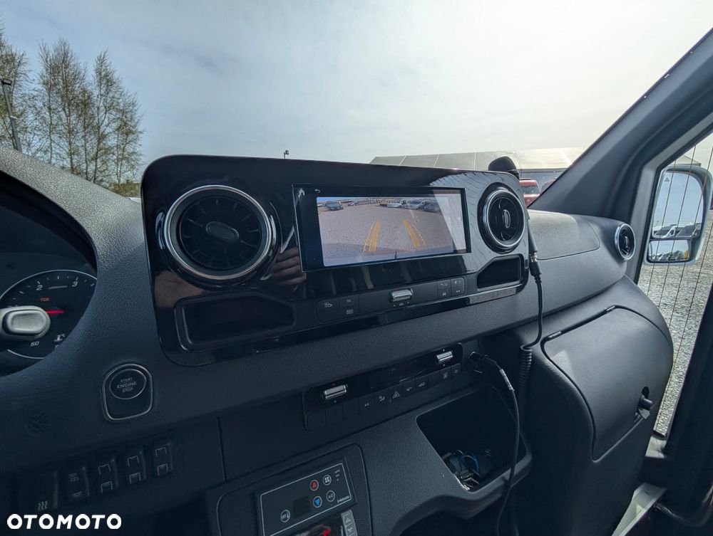 Mercedes-Benz Sprinter 519 - 21