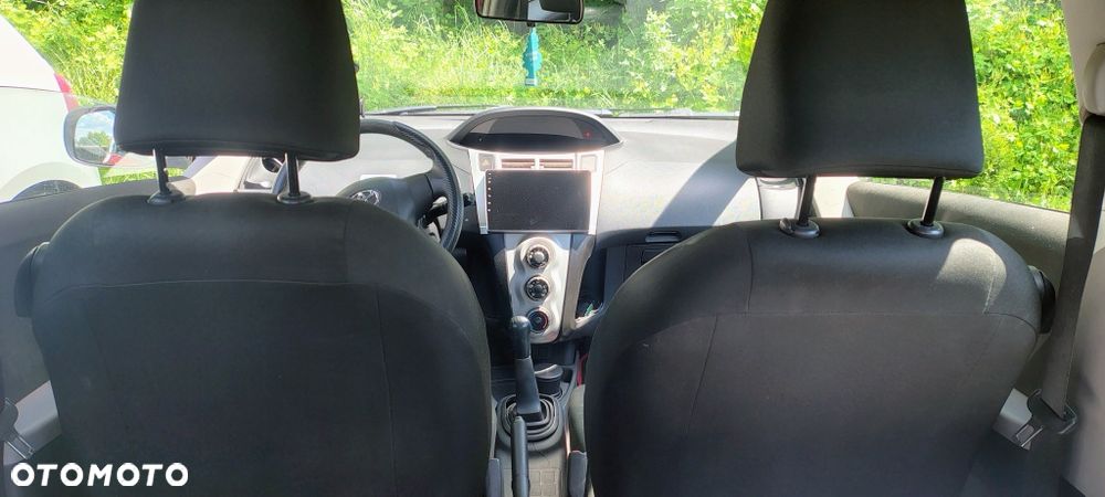 Toyota Yaris - 7