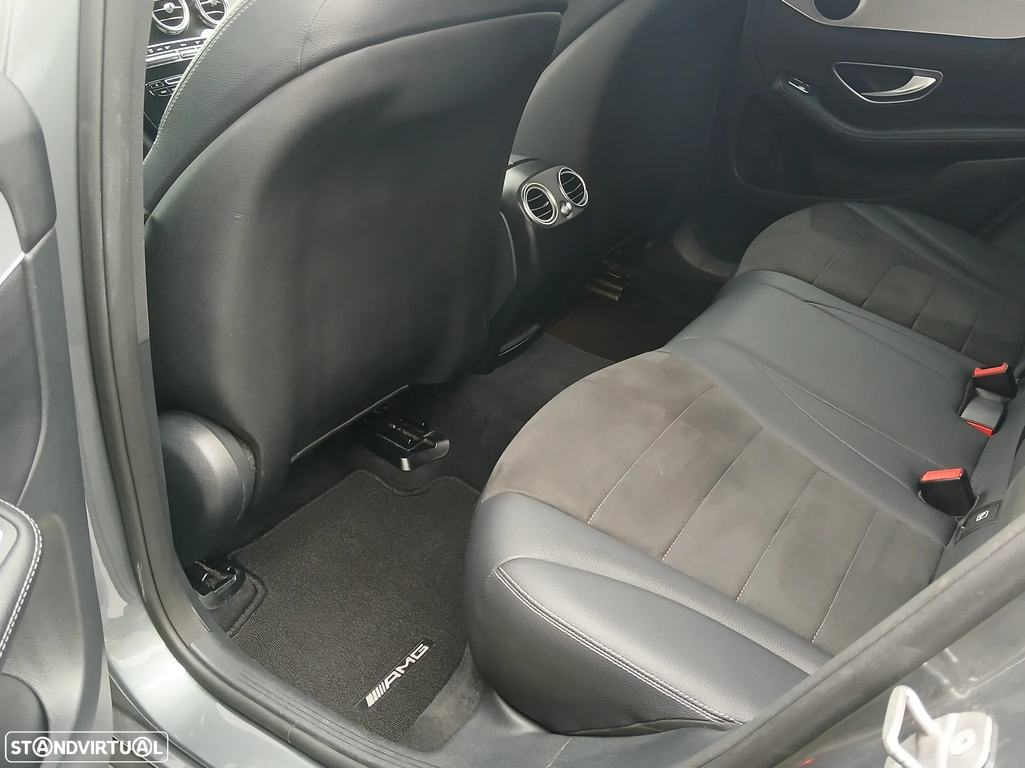 Mercedes-Benz GLC 250 d 4Matic 9G-TRONIC AMG Line - 25