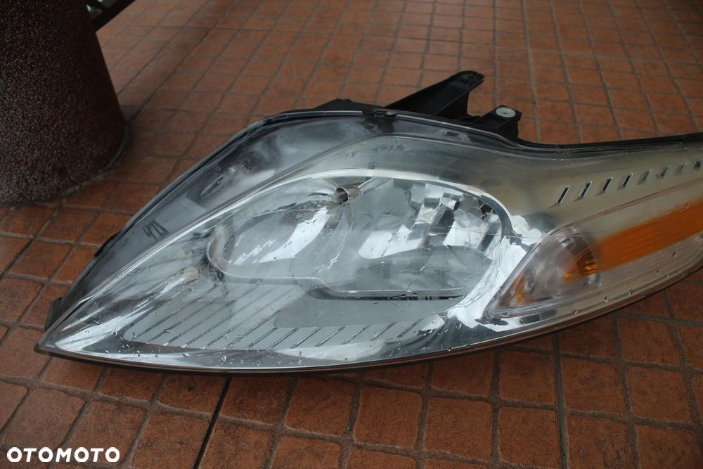 Lampa lewy przód EU Ford Mondeo MK4 PARUJE - 2