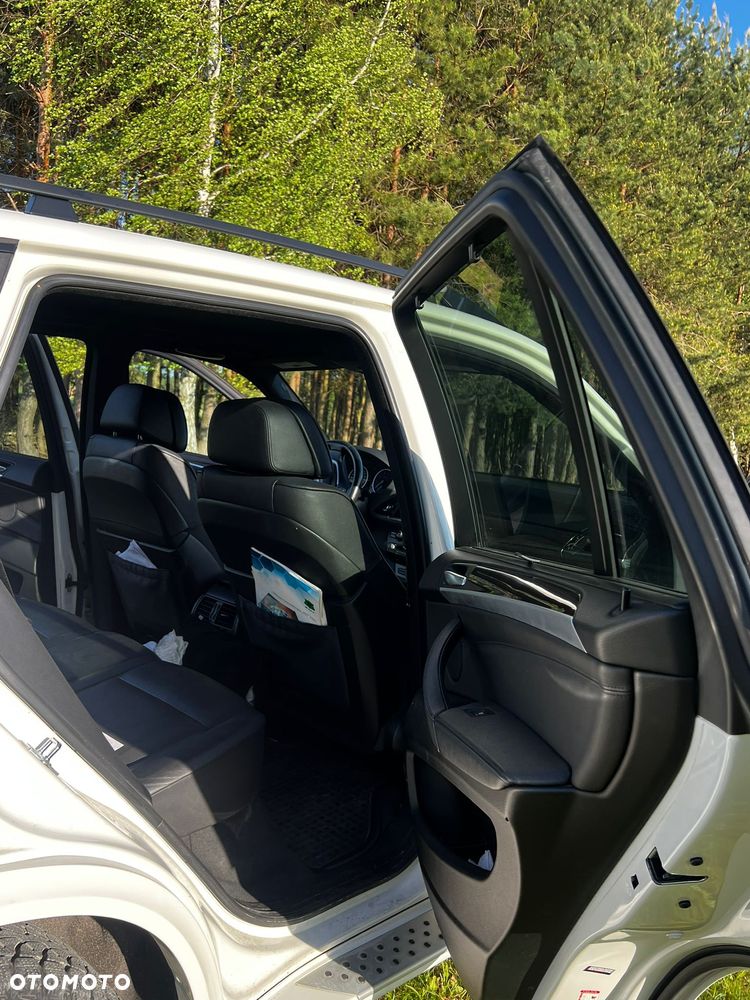 BMW X5 4.8i xDrive - 12