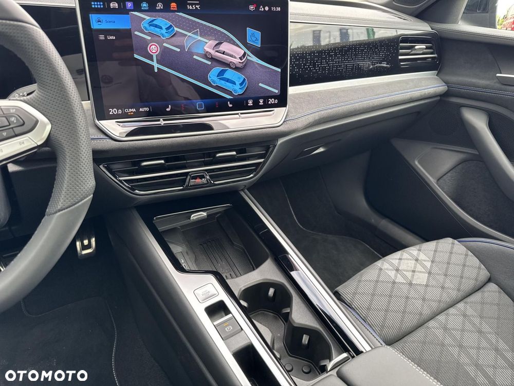Volkswagen Passat - 12