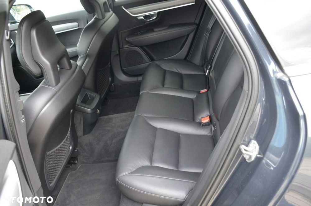 Volvo V90 - 25
