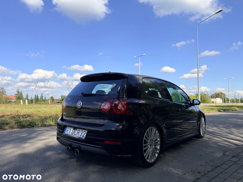 Volkswagen Golf R32 - 9