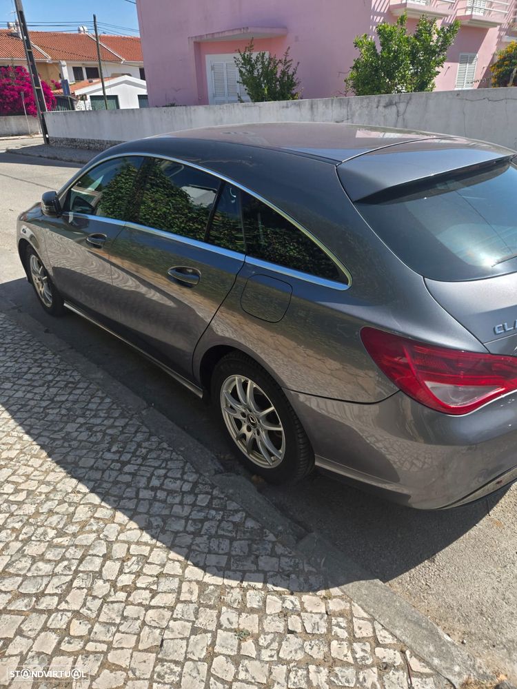 Mercedes-Benz CLA 180 d 7G-DCT Urban - 3